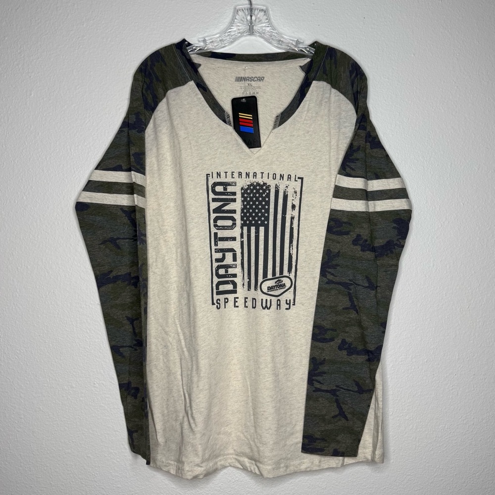 Nascar Daytona International Speedway Shirt Camo and Cream Womens Size‎ XL NWT